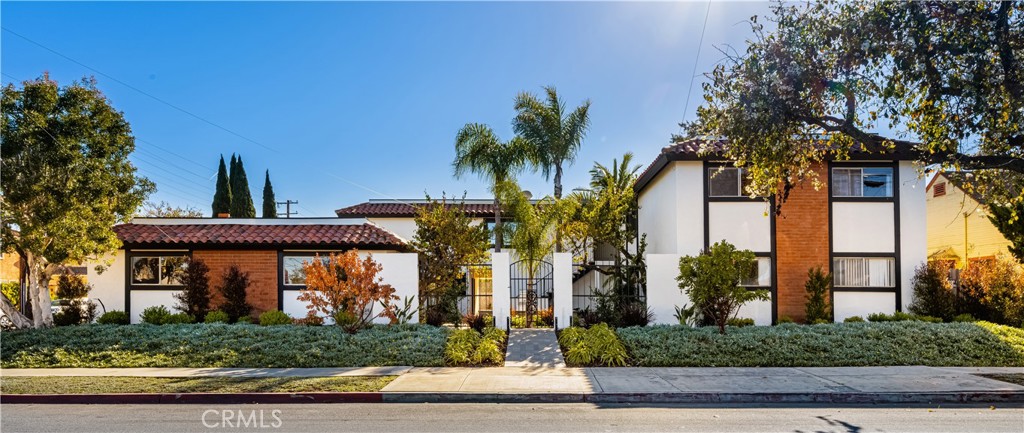 201 E 16th Street #D