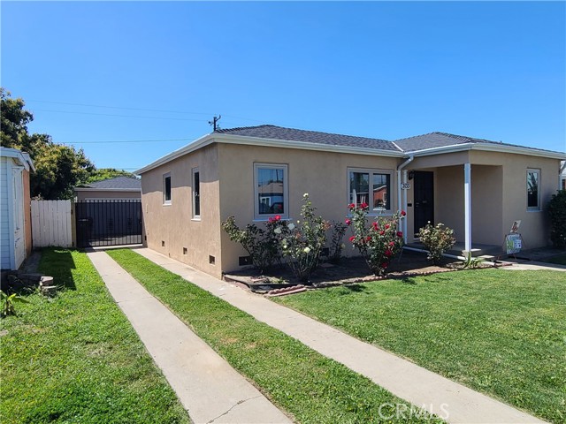 Detail Gallery Image 1 of 11 For 2133 Delta Ave, Long Beach,  CA 90810 - 2 Beds | 1 Baths