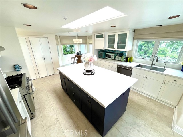 24448 Alta Vista Drive, Dana Point CA: https://media.crmls.org/medias/29d788a3-e8ae-4da3-b599-50ec628336f0.jpg