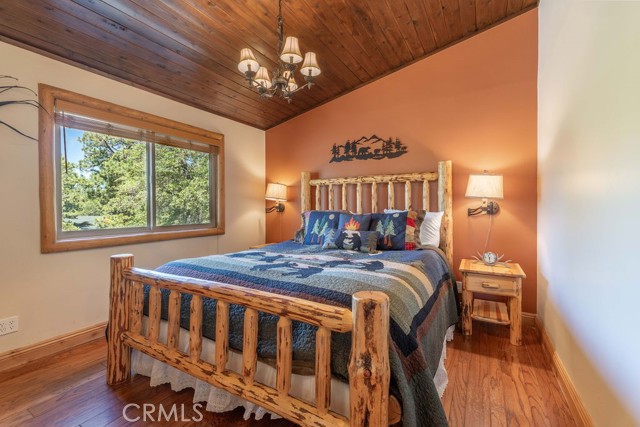 190 Yosemite Drive, Big Bear City CA: https://media.crmls.org/medias/29d7a6eb-0ad0-40cf-83ed-3d2d295b8945.jpg