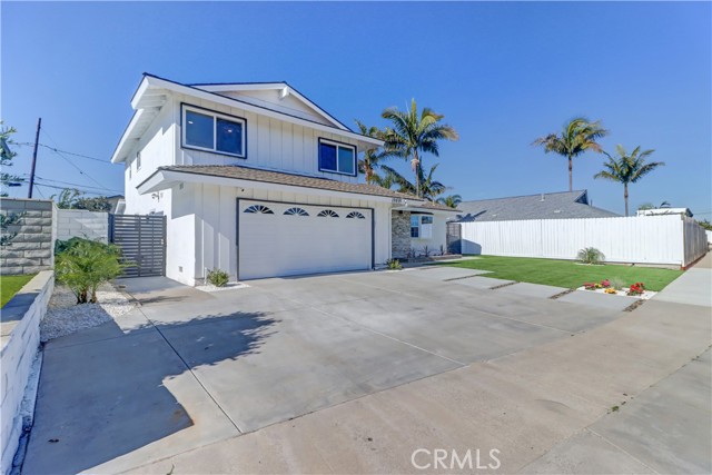 Detail Gallery Image 2 of 63 For 19691 Canberra Ln, Huntington Beach,  CA 92646 - 5 Beds | 3 Baths