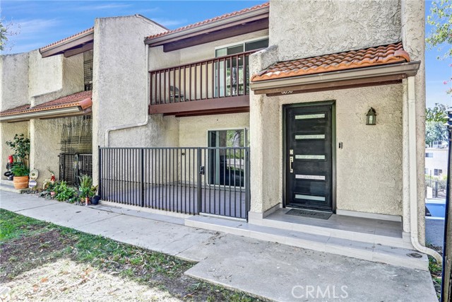 Detail Gallery Image 3 of 37 For 8038 via Pompeii, Burbank,  CA 91504 - 3 Beds | 3 Baths