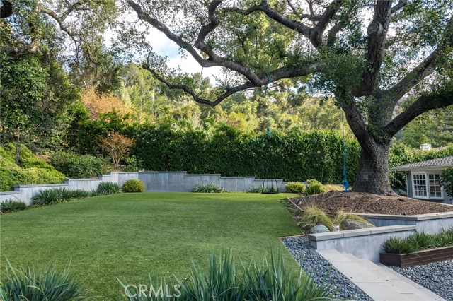 5433 Castle Knoll Road, La Canada Flintridge CA: https://media.crmls.org/medias/29d8ac65-7955-451d-9577-68d8195b5fc4.jpg
