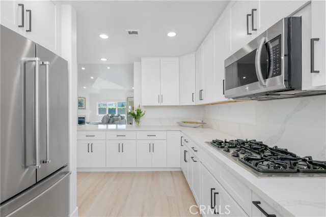 Detail Gallery Image 4 of 25 For 401 Seaward Rd #2,  Corona Del Mar,  CA 92625 - 3 Beds | 2/1 Baths