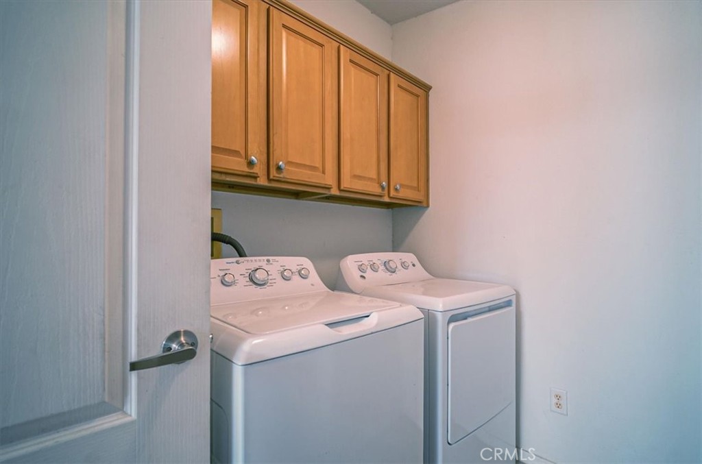 https://media.crmls.org/medias/29d9405b-29bc-4d2e-ba47-937ec5da04f9.jpg?preset=X-Large
