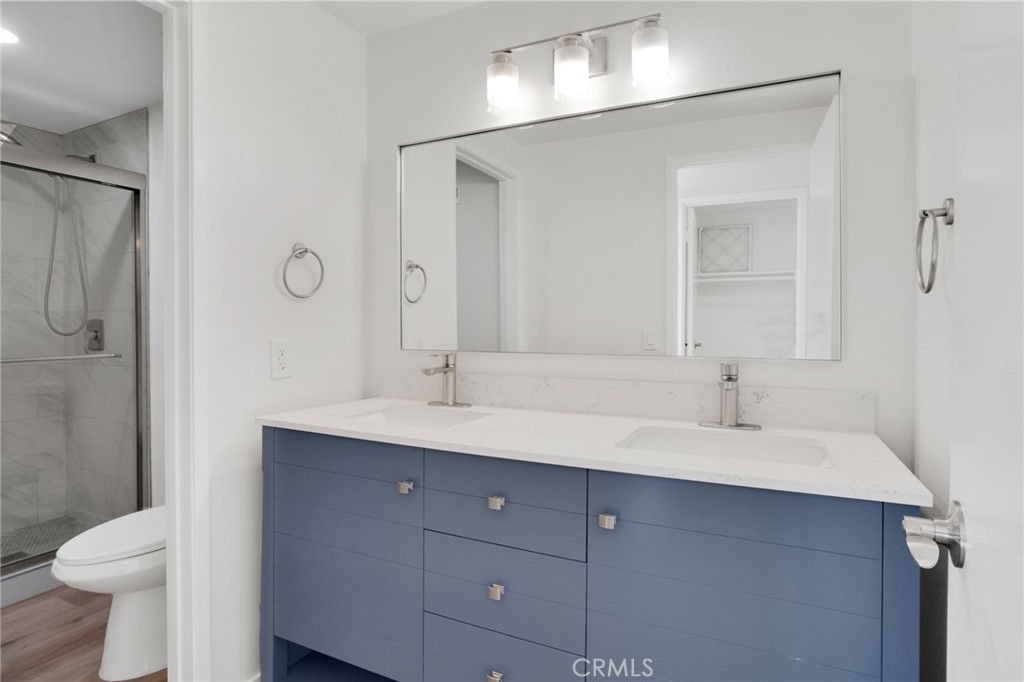 https://media.crmls.org/medias/29d9e3b7-ab0b-48db-a971-90544d25d348.jpg?preset=X-Large