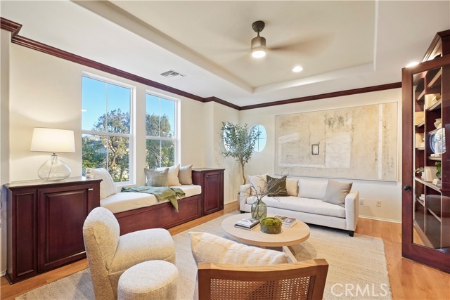 Image 44 of 63 For 907 Deerhill Road