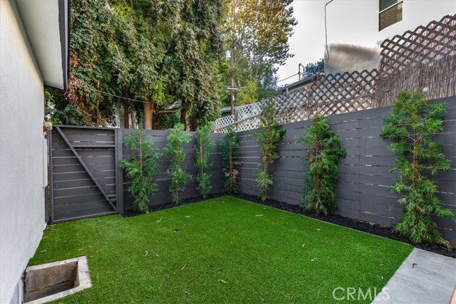 Detail Gallery Image 28 of 29 For 9921 Westwanda Dr, Beverly Hills,  CA 90210 - 2 Beds | 2 Baths