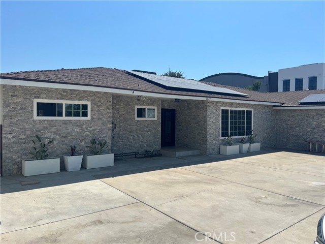 11024 Peoria Street, Sun Valley CA: https://media.crmls.org/medias/29db3054-ce88-440b-9e7c-5a4d729b0d9f.jpg