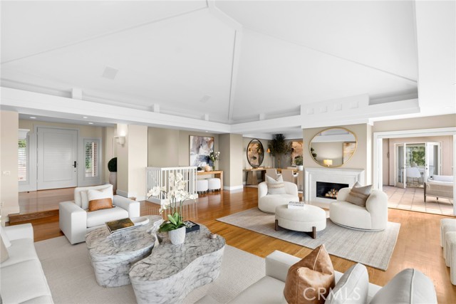755 Pelican Drive, Laguna Beach CA: https://media.crmls.org/medias/29db5709-42e8-4a77-9bf7-7f96e50cef1b.jpg