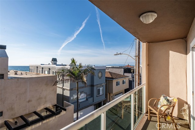 15 15th Street, Hermosa Beach, California 90254, 2 Bedrooms Bedrooms, ,2 BathroomsBathrooms,Residential,Sold,15th,SB24032108