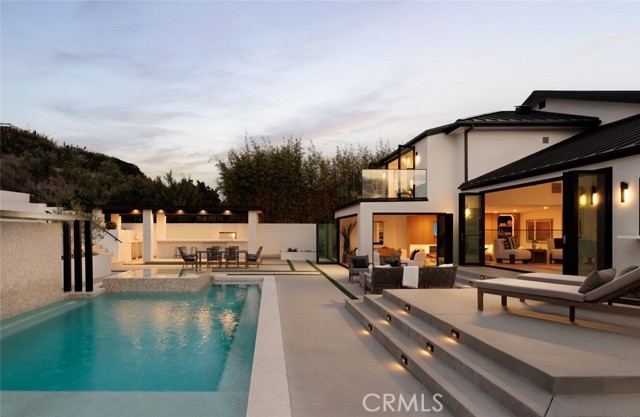 Detail Gallery Image 3 of 72 For 919 Sandcastle R, Corona Del Mar,  CA 92625 - 5 Beds | 4 Baths