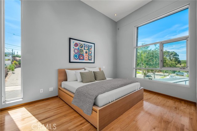 Detail Gallery Image 16 of 31 For 701 Hillcrest, El Segundo,  CA 90245 - 5 Beds | 2 Baths