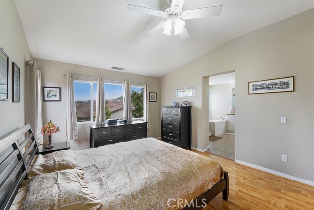13 Arborside Way, Mission Viejo CA: https://media.crmls.org/medias/29dd513f-0af6-4911-9228-2fabef30305a.jpg
