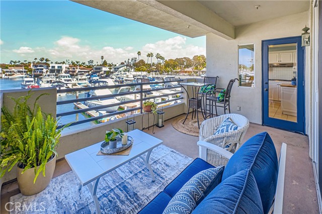 Detail Gallery Image 13 of 39 For 4167 Warner Ave #101,  Huntington Beach,  CA 92649 - 2 Beds | 2 Baths