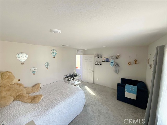 Detail Gallery Image 12 of 22 For 11645 N Delft Ln, Sylmar,  CA 91342 - 3 Beds | 3 Baths