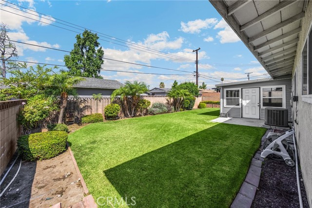 917 N Fuchsia Avenue, Ontario CA: https://media.crmls.org/medias/29de3454-0b59-4ef2-bc40-8f4577c5655d.jpg