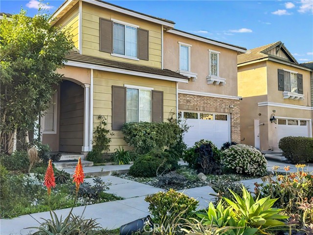 Detail Gallery Image 2 of 7 For 1652 Tiesa Ln, Oxnard,  CA 93030 - 5 Beds | 2/1 Baths