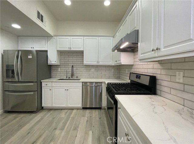 Detail Gallery Image 4 of 11 For 8872 Maple #H,  Montclair,  CA 91763 - 3 Beds | 2/1 Baths