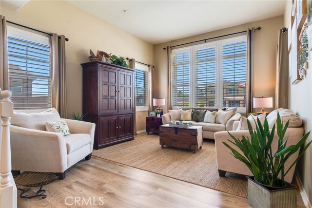 4765 Falconview Court, Fontana CA: https://media.crmls.org/medias/29df7711-c424-472b-a2be-c7c65e223723.jpg