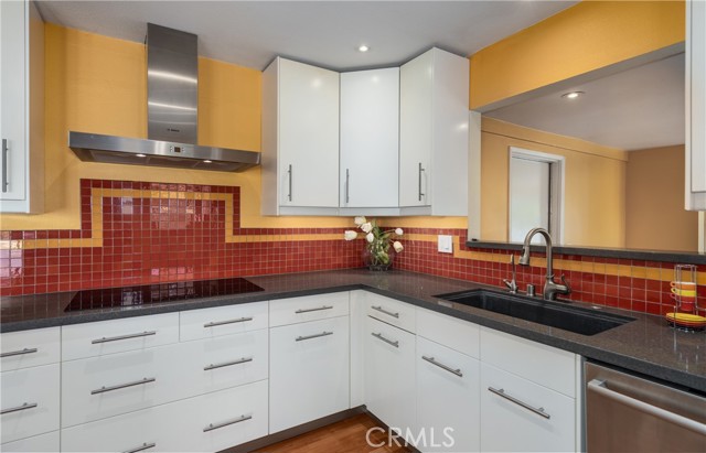 Detail Gallery Image 12 of 38 For 645 Alta Loma Dr, Redlands,  CA 92373 - 4 Beds | 2 Baths