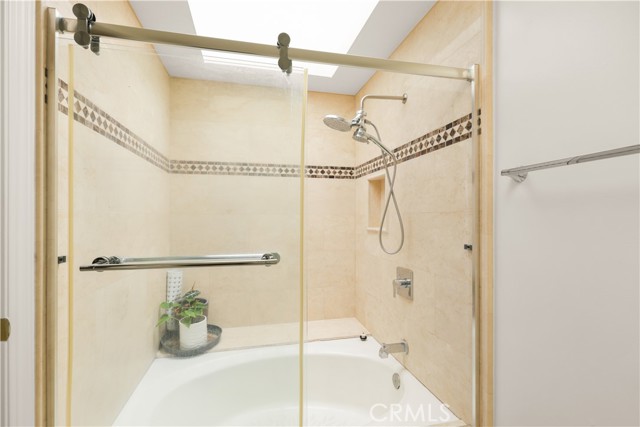 Detail Gallery Image 16 of 45 For 17 Cool Brook, Irvine,  CA 92603 - 4 Beds | 3 Baths