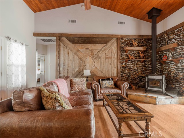 Detail Gallery Image 9 of 66 For 23237 Johnson Ct, Tehachapi,  CA 93561 - 4 Beds | 5 Baths