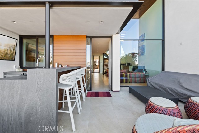 Detail Gallery Image 9 of 32 For 1509 E Bay Ave, Newport Beach,  CA 92661 - 4 Beds | 4/1 Baths