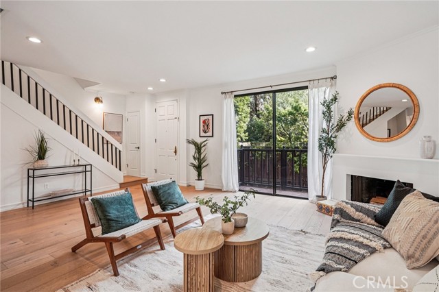 Detail Gallery Image 9 of 32 For 713 9th St #3,  Santa Monica,  CA 90402 - 3 Beds | 3 Baths