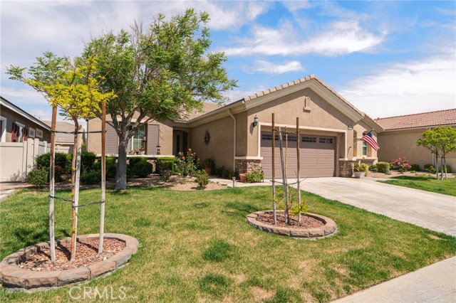 Detail Gallery Image 2 of 41 For 19478 Big Horn, Apple Valley,  CA 92308 - 2 Beds | 2 Baths