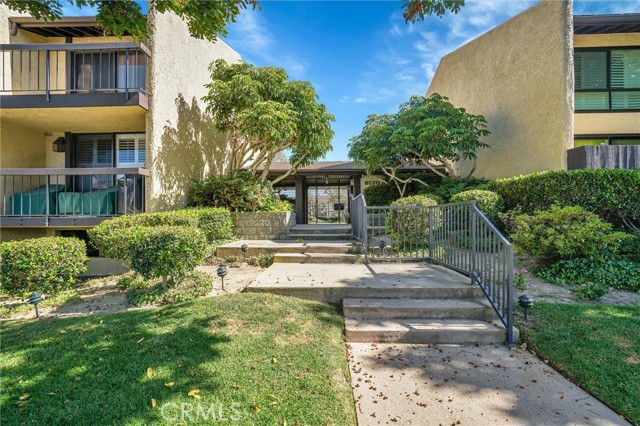 Detail Gallery Image 1 of 1 For 3520 Maricopa St #21,  Torrance,  CA 90503 - 2 Beds | 3 Baths