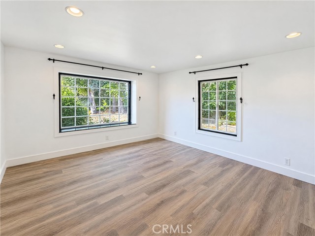 1042 Whispering Oaks photo 10