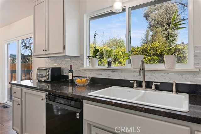 Detail Gallery Image 14 of 32 For 19894 Mountain Meadows South, Hidden Valley Lake,  CA 95467 - 2 Beds | 2 Baths