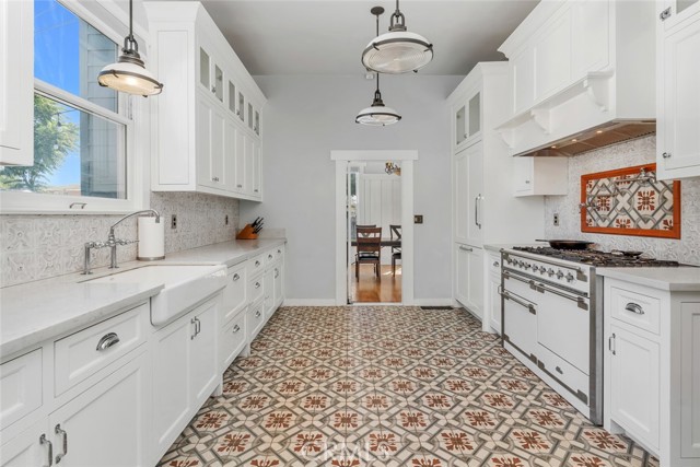 Detail Gallery Image 37 of 60 For 2124 20th St, Bakersfield,  CA 93301 - 4 Beds | 3/1 Baths