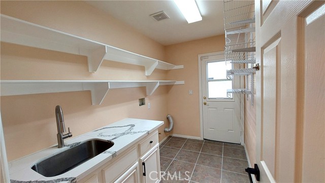 21107 Oakleaf Canyon Drive, Newhall CA: https://media.crmls.org/medias/29e5a022-b5a6-40bd-8b2e-d8ab7031d05d.jpg