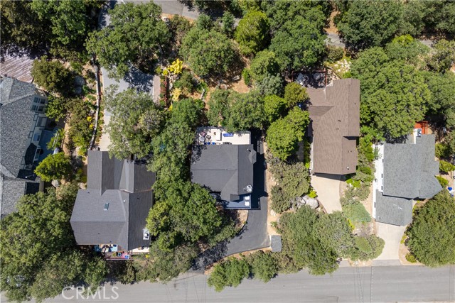 28833 Manitoba Drive, Lake Arrowhead CA: https://media.crmls.org/medias/29e5d54c-931e-4ff2-9243-b1dd1de05212.jpg