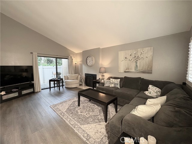 1137 Mountain Gate Road, Upland CA: https://media.crmls.org/medias/29e6b05b-b217-4419-8633-66fa36145d14.jpg