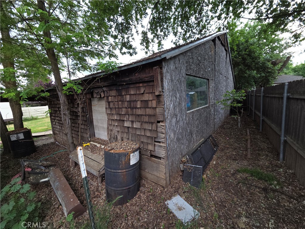 https://media.crmls.org/medias/29e6b325-abdc-452a-97b5-d91e3fb034b4.jpg?preset=X-Large
