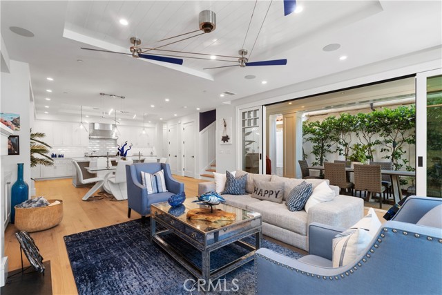 2149 E Ocean Boulevard, Newport Beach CA: https://media.crmls.org/medias/29e6b388-0d7a-4d07-a0e2-00f7ede552dd.jpg