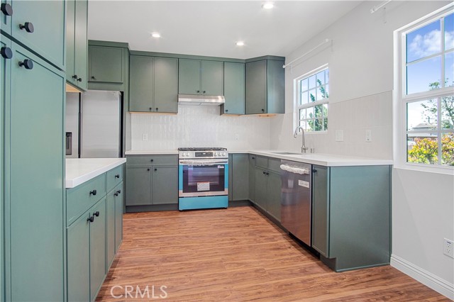 Detail Gallery Image 4 of 37 For 2131 W 169th, Torrance,  CA 90504 - 4 Beds | 2 Baths