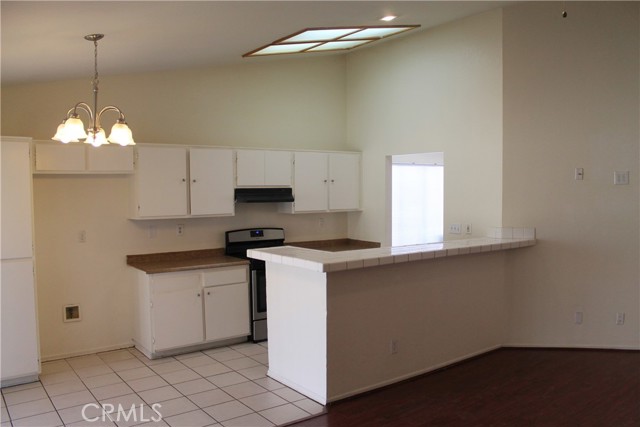 Detail Gallery Image 10 of 33 For 4039 E Avenue R6, Palmdale,  CA 93552 - 4 Beds | 2 Baths