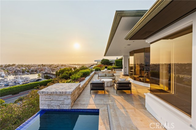 1535 Dolphin Terrace, Corona del Mar CA: https://media.crmls.org/medias/29e82225-9067-42c6-a423-599c4ac09dc6.jpg
