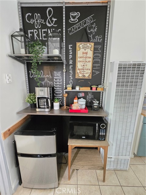 Detail Gallery Image 7 of 14 For 5710 1/2 Vineland Ave, North Hollywood,  CA 91601 - 1 Beds | 1 Baths