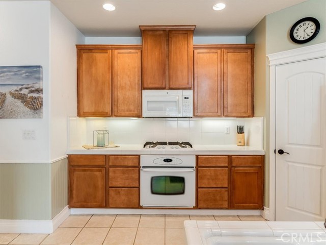 Detail Gallery Image 13 of 57 For 183 S Elm St, Arroyo Grande,  CA 93420 - 3 Beds | 2/1 Baths