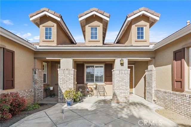 Detail Gallery Image 2 of 39 For 1195 Pamplona, Riverside,  CA 92508 - 4 Beds | 3/1 Baths