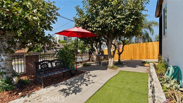 Detail Gallery Image 5 of 53 For 1012 Lord St, Los Angeles,  CA 90033 - 5 Beds | 2/1 Baths