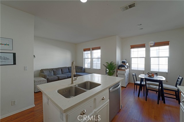 Detail Gallery Image 15 of 23 For 23420 Waterway Ln #14,  Valencia,  CA 91355 - 3 Beds | 2 Baths