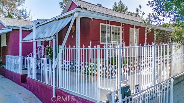 2718 E 7th Street, Los Angeles CA: https://media.crmls.org/medias/29eb5309-d80e-4faa-85a1-e1b19129d642.jpg