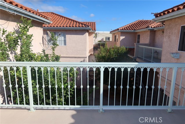 Detail Gallery Image 6 of 17 For 735 W 10th St #4,  San Pedro,  CA 90731 - 2 Beds | 2 Baths