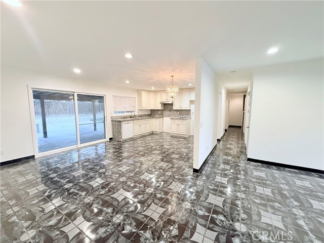 2119 S Phoenix, Ontario CA: https://media.crmls.org/medias/29ebb5f0-03c6-438f-817d-6670033f2edf.jpg